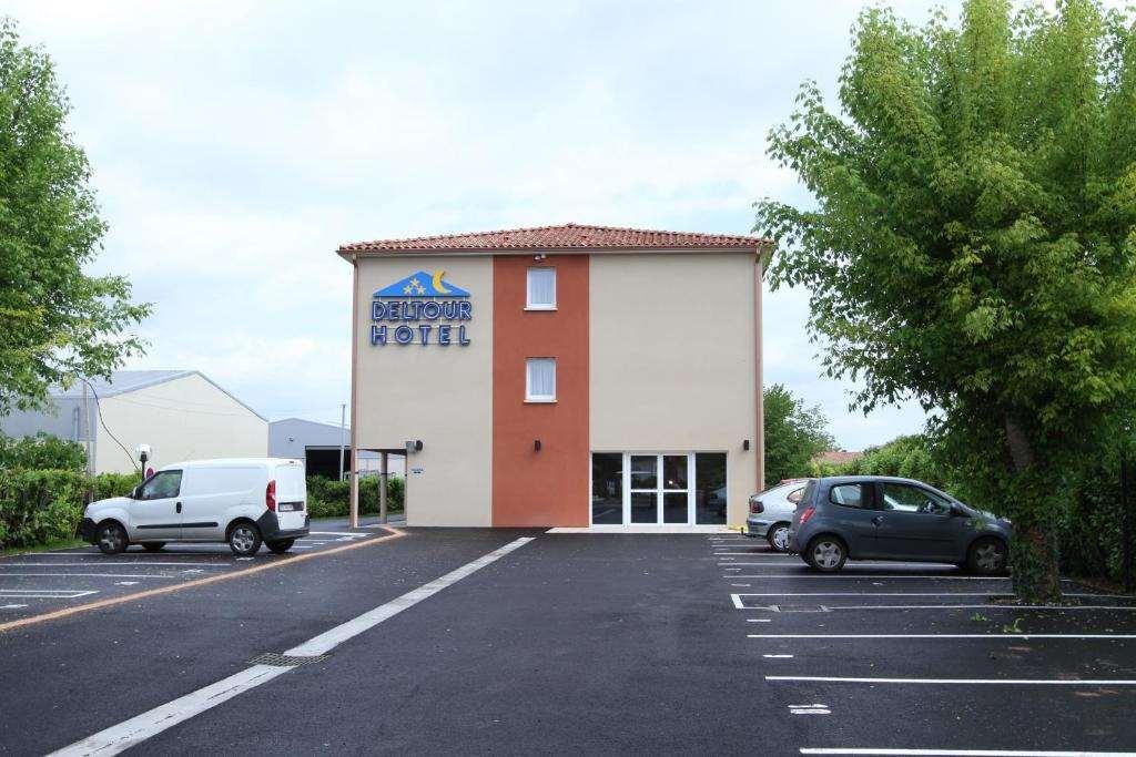 Brit Hotel Confort Villeneuve Sur Lot Bias  Экстерьер фото