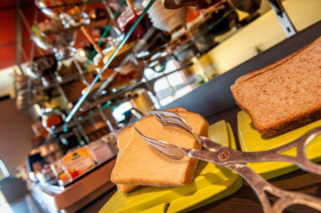 Brit Hotel Confort Villeneuve Sur Lot Bias  Ресторан фото