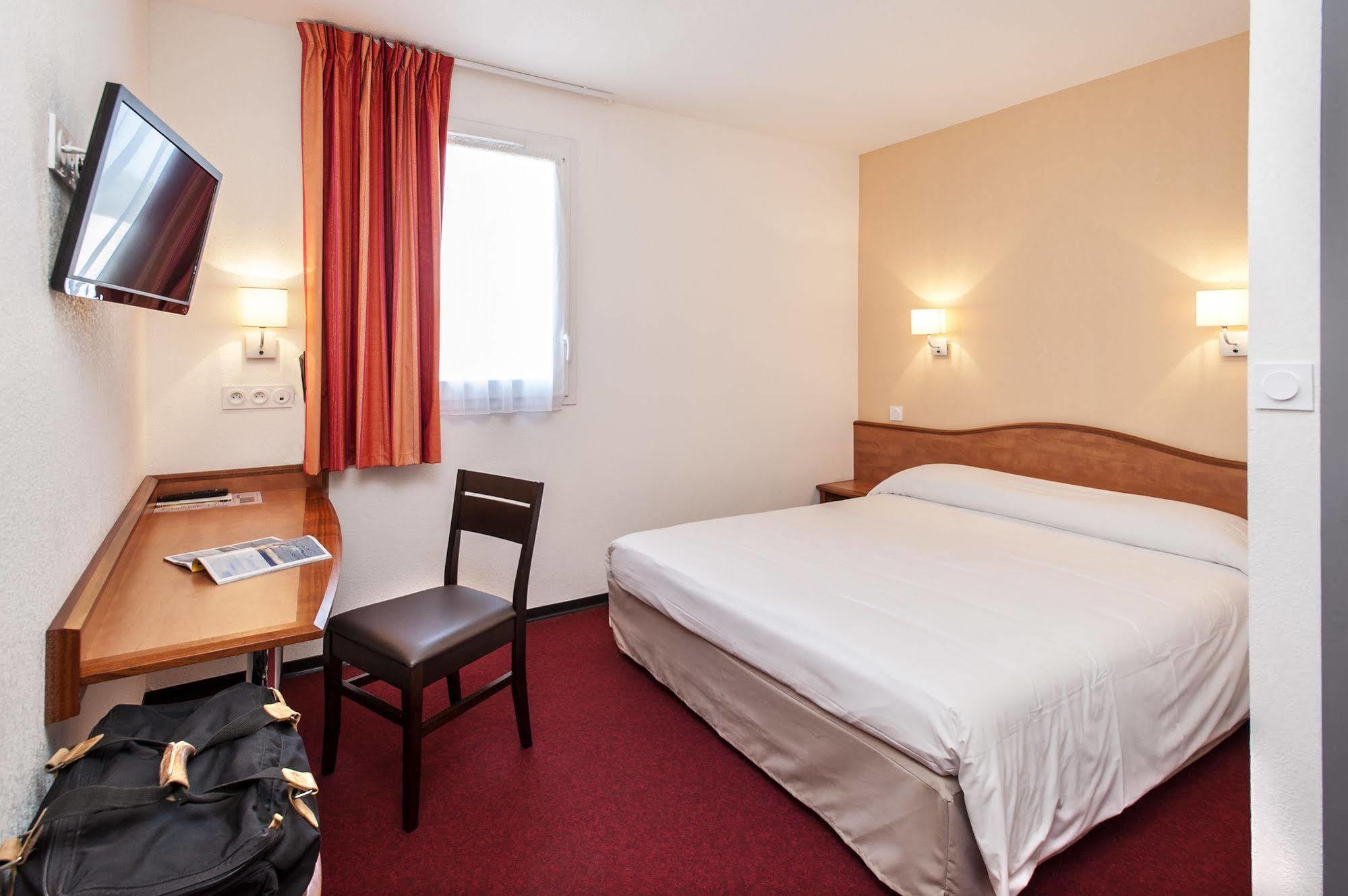 Brit Hotel Confort Villeneuve Sur Lot Bias  Экстерьер фото