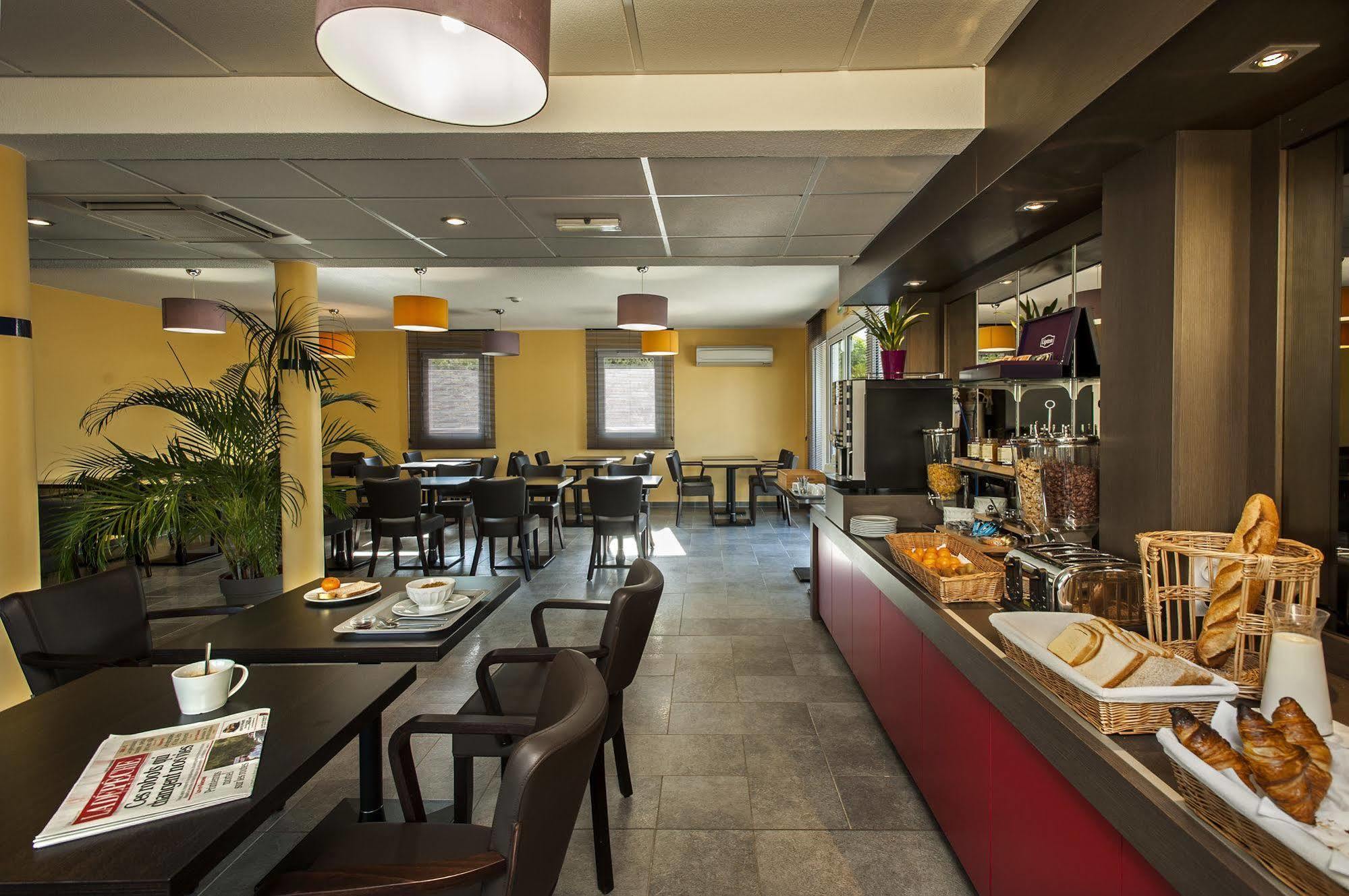 Brit Hotel Confort Villeneuve Sur Lot Bias  Экстерьер фото